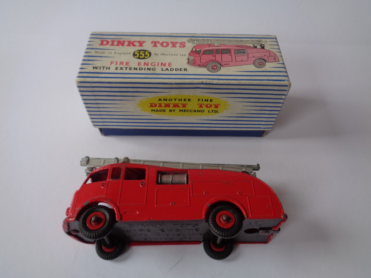 Dinky Toys 555 Fire Engine with Box