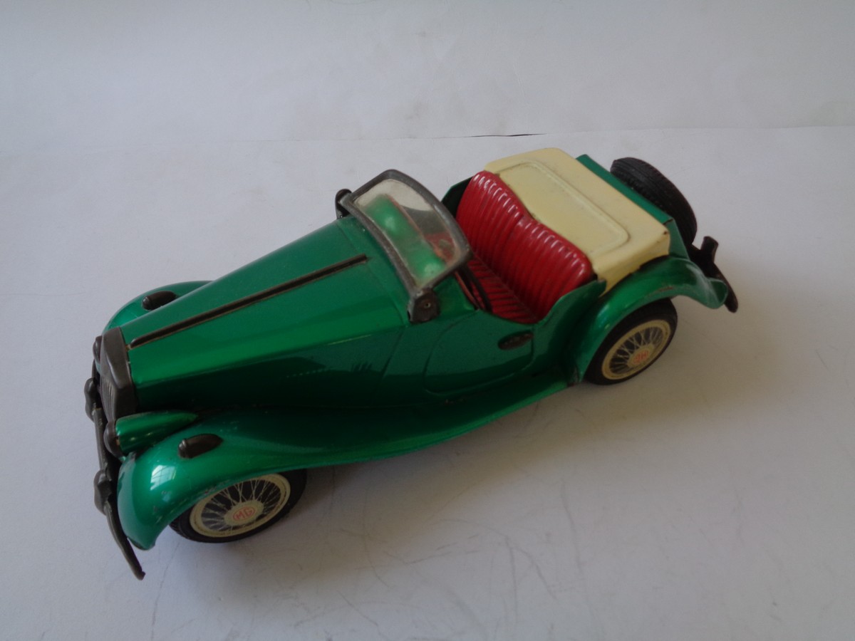 Bandai MG Midget 2-Door Convertible 8.5 (friction) - Toy Paradise