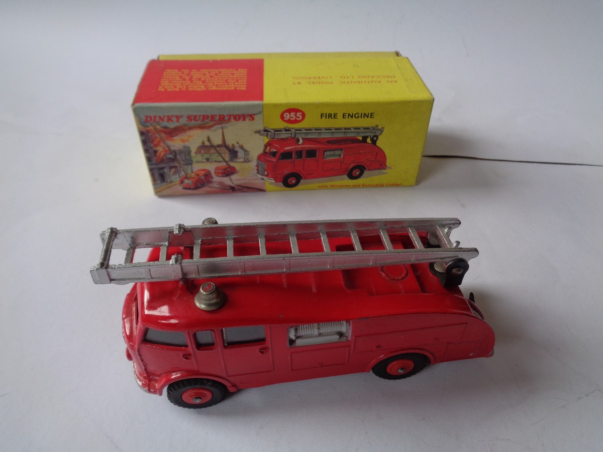 Dinky Super Toys 955 Fire Engine with Box
