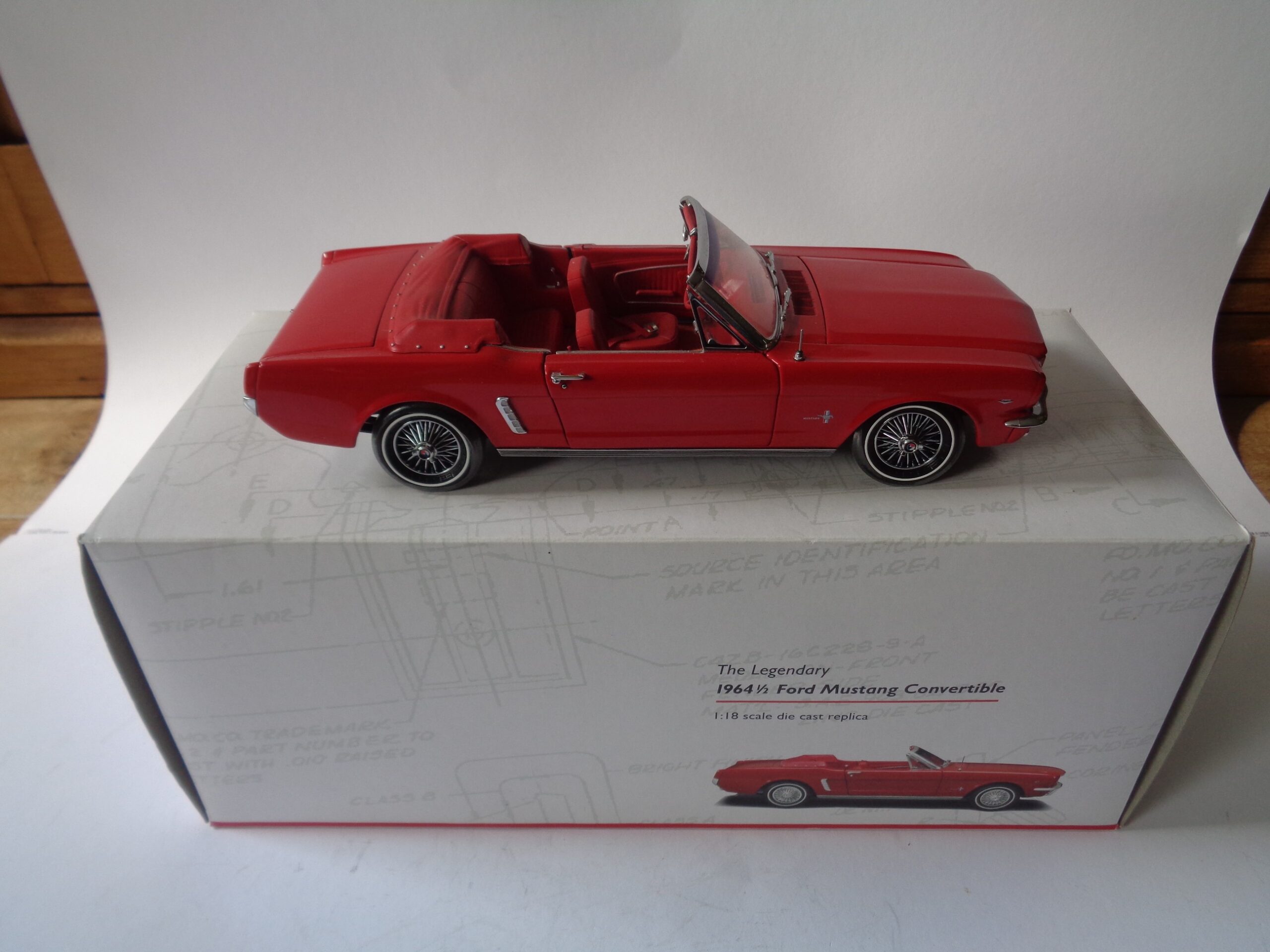 Precision 100 Collection Ford Mustang Convertible 1964 1/2 with 