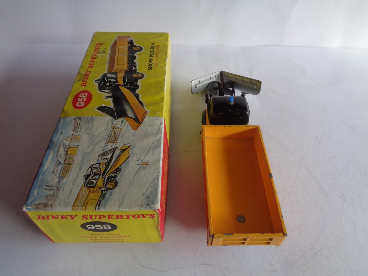 ミニカー DINKY No.958 PLOUGH ミニカー DINKY No.958 PLOUGH Dinky