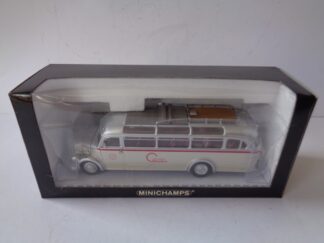 Minichamps Mercedes-Benz O 3500 Autobus with Box