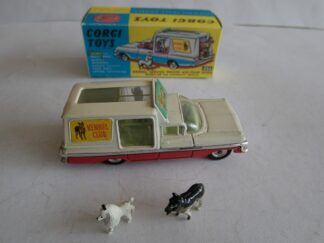 Corgi Toys 486 Kennel Service Wagon with 4 Dogs with replica Box
