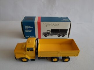 Lion Car no.72 N2800 DAF Truck with Box
